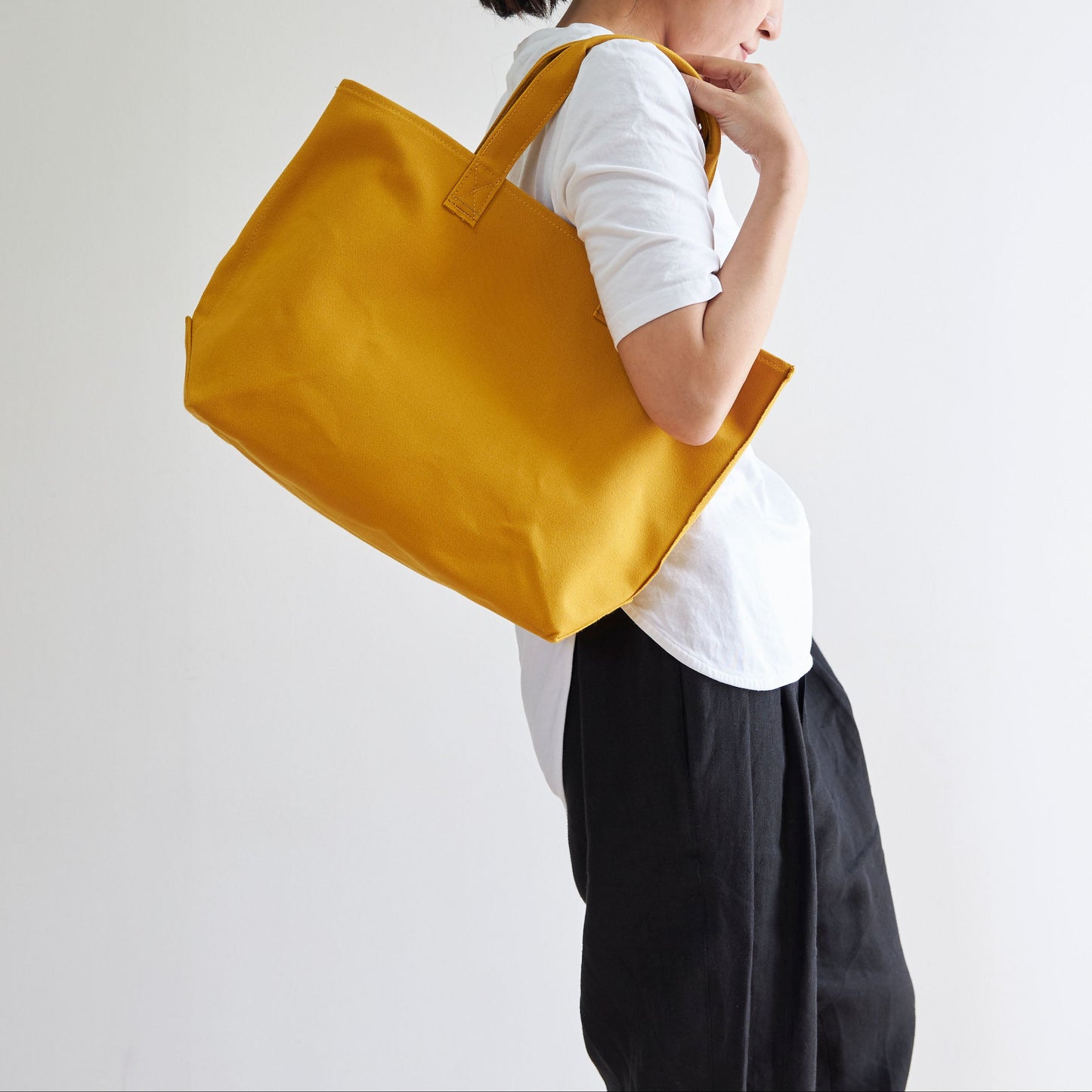 RIGID TOTE BAG