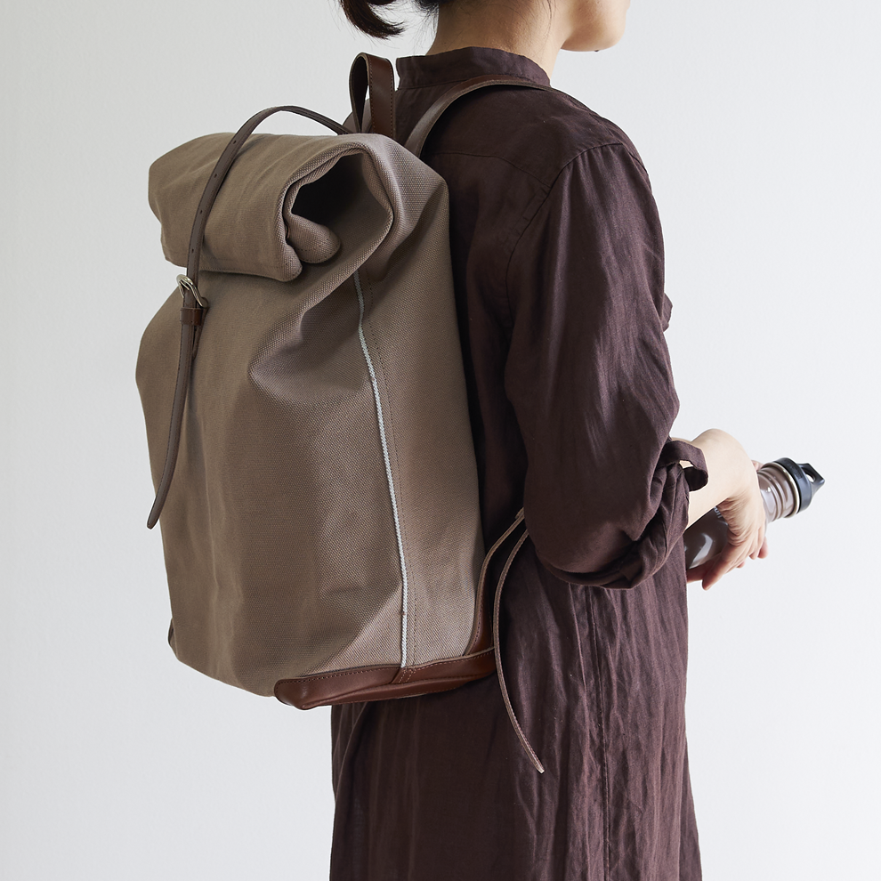 スタンダードロールトップリュック